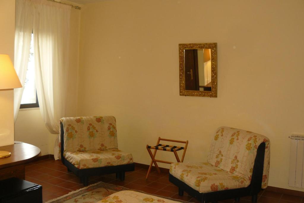 Hotel La Rocca กุบบีโอ ห้อง รูปภาพ